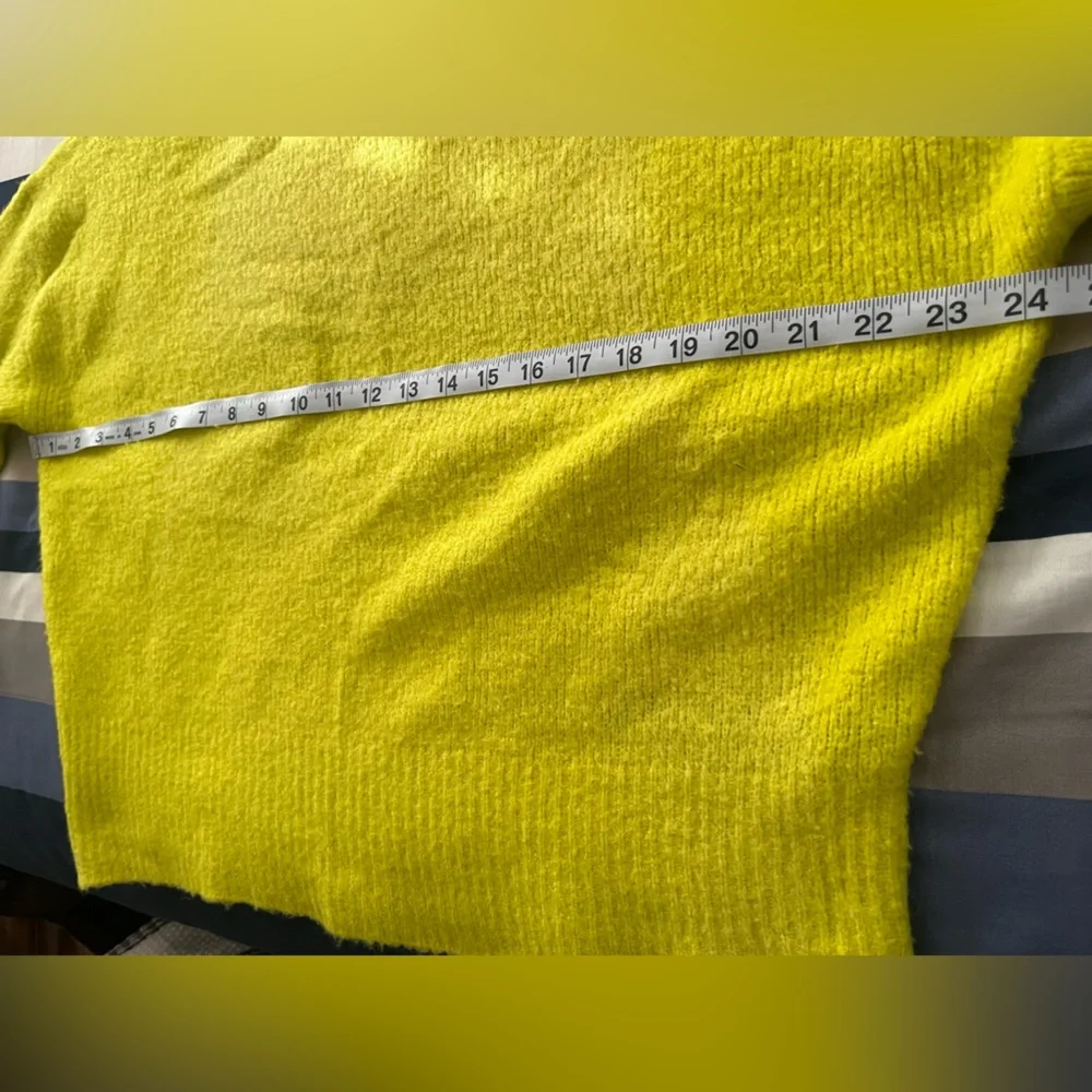 VGUC Zara Women’s Crewneck Sweater in Yellow - Sz Medium
